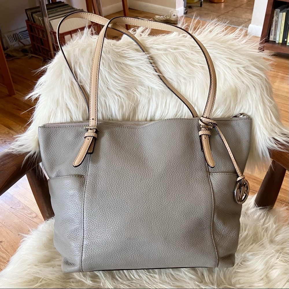 Michael Kors Purse ✨